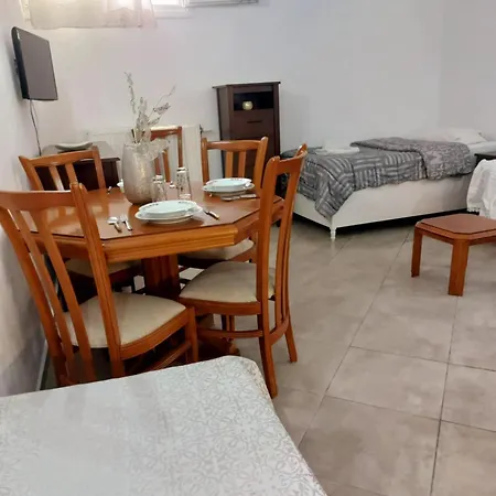 Maria's Cozy Basement ! Volos